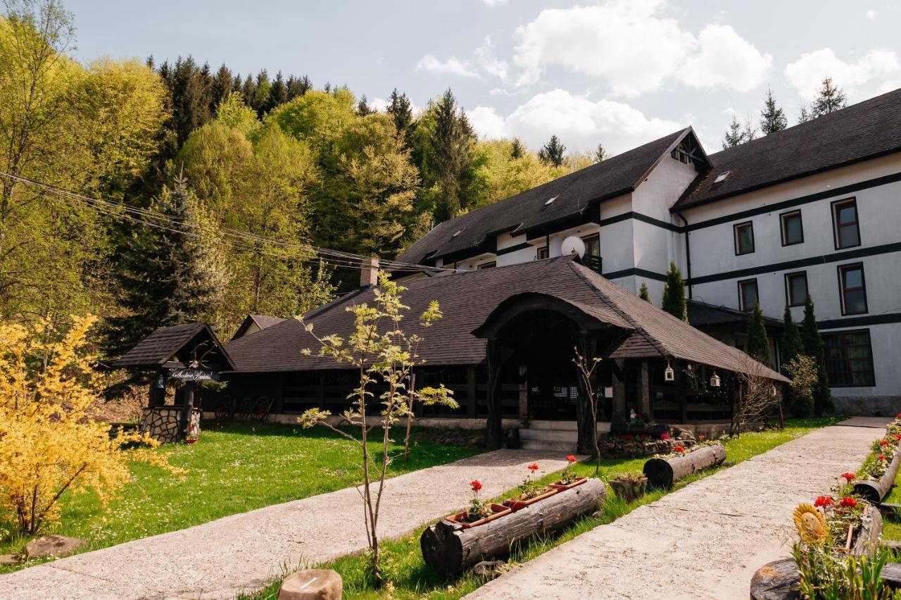 Отель Casa Octavian Сучевица Экстерьер фото